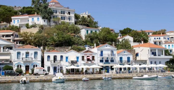 Alldaynews.gr “Μέσα” στη βίλα του εφοπλιστή που βρέθηκε θετικός στην Ικαρία! Διάλογοι και εικόνες που προκάλεσαν έκπληξη