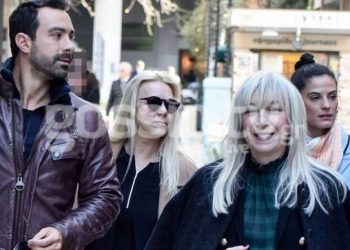 Σάκης Τανιμανίδης: Έβγαλε για καφέ σύζυγο- μάνα και αδελφή – Τι συνέβη στη Χριστίνα Μπόμπα[photos]
