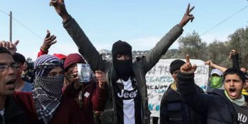 Alldaynews.gr Μυτιλήνη: Τα Μαζεύουν και Φεύγουν μαζικά εργαζόμενοι ΜΚΟ μετά τα τελευταία γεγονότα…