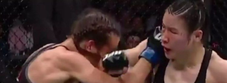 Την έκανε… αγνώριστη απο το Ξύλο! Βαρβαρότητες σε γυναικείο αγώνα του UFC![video]