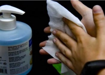 Κορονοϊός: Πώς να φτιάξετε απολυμαντικό χεριών στο σπίτι – Οι οδηγίες του Π.Ο.Υ. και τι να προσέχετε πολύ!