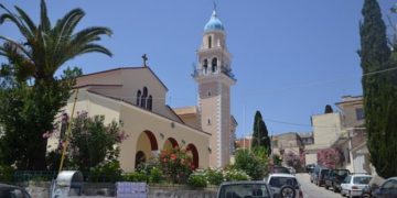 Alldaynews.gr ερέας έβαλε μεγάφωνα για να ακούγεται η Θεία Λειτουργία από τα σπίτια και ένας γείτονας… έφερε την αστυνομία!