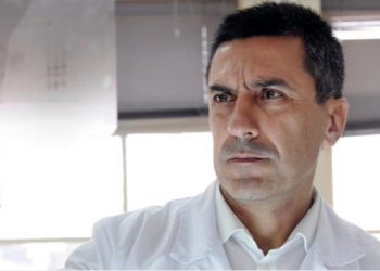 Σοκαριστικό! Έλληνας καθηγητής προειδοποιεί: Την 25η Μαρτίου θα έχουμε τουλάχιστον 5.000 κρούσματα!