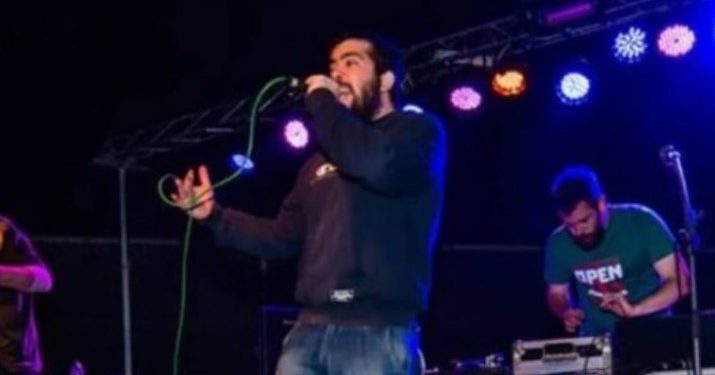 Alldaynews.gr Τραγωδία Σήμερα! Αυτοκτόνησε ο πρώτος ομοφυλόφιλος ράπερ στην Ελλάδα