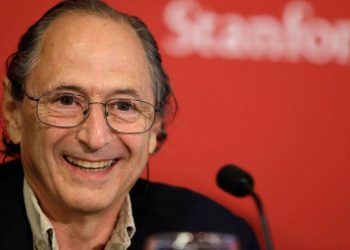 Αισιόδοξο μήνυμα νομπελίστα βιοφυσικού: Το τέλος της πανδημίας είναι κοντά, η ανθρωπότητα θα επιβιώσει