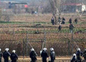 Έβρος – Καστανιές: Καταχειροκροτήθηκαν από τους κατοίκους οι άνδρες των ΜΑΤ[video]