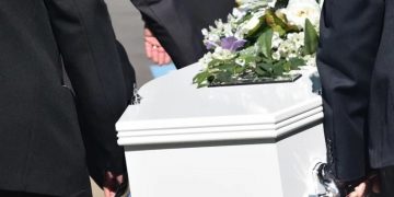 Κηδείες μέσω… live streaming και στην Ελλάδα