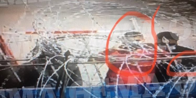 Alldaynews.gr Πολεμικό σκηνικό στον Έβρο: Μετανάστες βιντεοσκοπούν τις κινήσεις Ελλήνων αστυνομικών και στρατιωτών – Δείτε φωτογραφίες