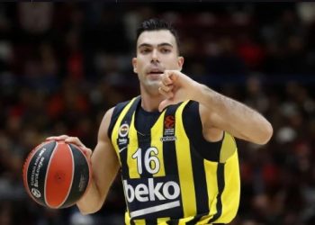 Θετικός στον κορωνοϊό ο Κώστας Σλούκας