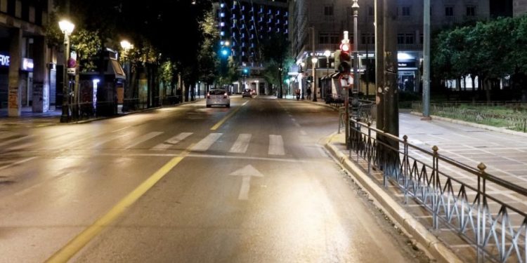 Alldaynews.gr Ένα άτομο ανά οικογένεια και κουπόνια! – Δείτε τι σημαίνει απαγόρευση κυκλοφορίας!