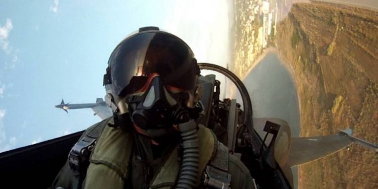 Τρόμος για τους Τούρκους στον Έβρο: Ελληνικά F16 πάνω από τον φράχτη στις Καστανιές[video]