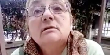 Κορονοϊός: “Προσέξτι καλά. Μην πλαλάτε τον ανήφορο”-Η γιαγιά Γιανούλα συμβουλεύει [video]