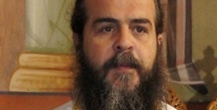 Ιερέας του Ι.Ν Αγίου Νικολάου Πατρών σε Μητσοτάκη: Σας τιμούν εικόνες με περιπολικά έξω από εκκλησίες;