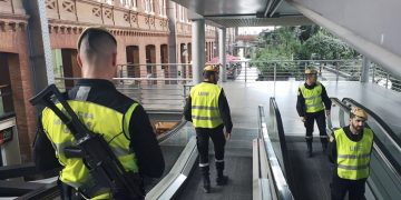 Alldaynews.gr Στους δρόμους βγήκε ο στρατός στην Ισπανία – Μέχρι τα μεσάνυχτα κλείνουν τα σύνορα (Photos)