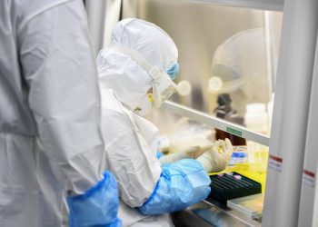 Alldaynews.gr Επιστημονικό ΤΕΛΟΣ στο σενάριο ότι τον κατασκεύασαν σε εργαστήριο – Δείτε πώς γεννήθηκε ο SARS-CoV-2