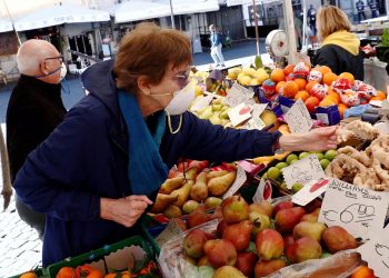 ΕΦΕΤ: Δεν “κολλάει” ο κορονοϊός από τα τρόφιμα- Όλα τα στοιχεία για καταναλωτές και επιχειρήσεις
