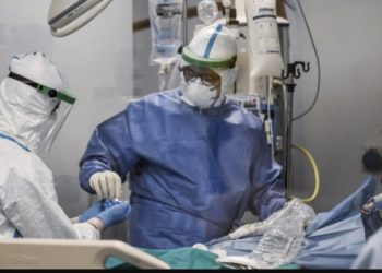 Κορωνοϊός: Διασωληνωμένος 101 ετών πήρε εξιτήριο! Γεννήθηκε το 1919, όταν ξέσπασε η ισπανική γρίπη