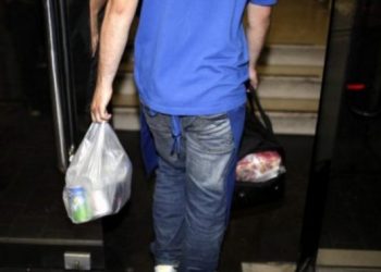 deliveras-nteliveras-ντελιβεράς-πακετάς