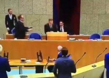 Κορονοϊός: Κατέρρευσε ο Ολλανδός υπ. Υγείας την ώρα συζήτησης για τον κορονοϊό στο κοινοβούλιο – Δείτε τι συνέβη