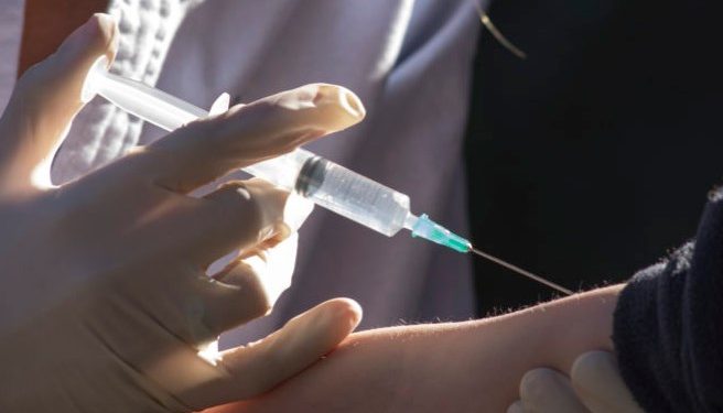 Alldaynews.gr Κορωνοϊός: Εθελοντές μολύνονται με τον ιό για να τους γίνουν πειράματα για το εμβόλιο! Δείτε πόσα λεφτά παίρνουν…