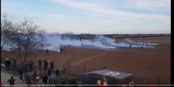 Έβρος: Νέα ένταση και χημικά στα σύνορα[video]