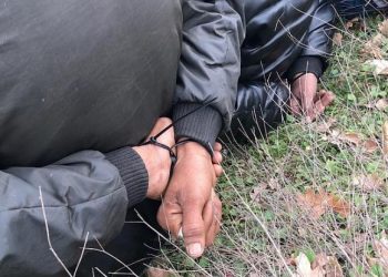 Έβρος: Συλλήψεις μεταναστών με τάι-ραπς on camera