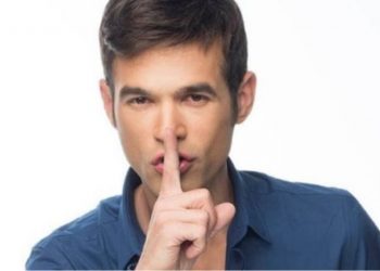 Ο Μένιος Φουρθιώτης διαψεύδει ότι συνελήφθη