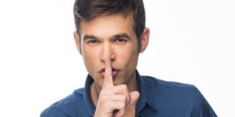 Alldaynews.gr Ο Μένιος Φουρθιώτης διαψεύδει ότι συνελήφθη