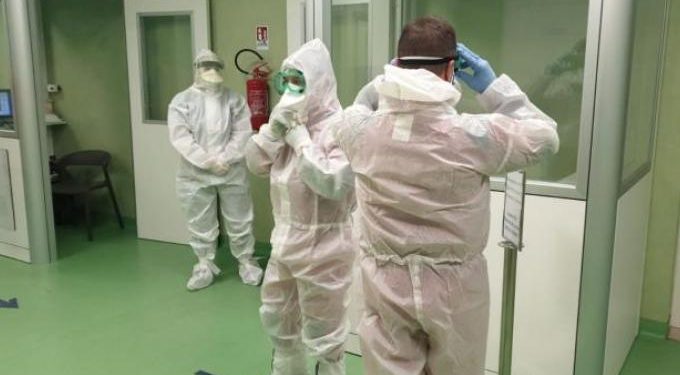 Alldaynews.gr Δραματική επιστολή νοσοκομειακών γιατρών: «Από αύριο Δευτέρα μπαίνουμε στην πιο κρίσιμη φάση…»