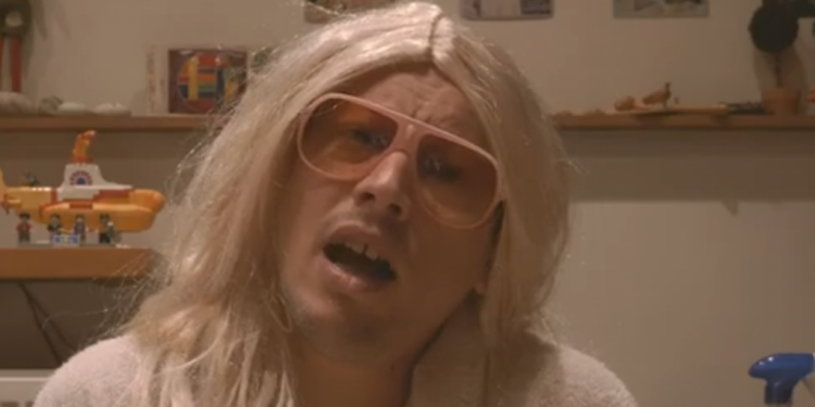 Alldaynews.gr «Τρώω σουβλάκια, ακούω μπιτάκια»: Νέο επικό τραγούδι για την καραντίνα