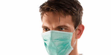 Alldaynews.gr Κορωνοϊός: Το λάθος που δεν πρέπει να κάνεις με την ιατρική μάσκα