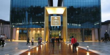 Alldaynews.gr Κορωνοϊός: Κλείνει το Golden Hall λόγω κρούσματος (ΑΝΑΚΟΙΝΩΣΗ)