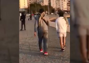 Θεσσαλονίκη: Βγήκαν βόλτα στην παραλία με τα… ιγκουάνα τους (βίντεο)!