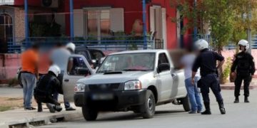 Λάρισα: Μπήκε στην αυλή του σπιτιού και απήγαγε δύο παιδιά! “Ήθελα να τα κεράσω” λέει ο 40χρονος