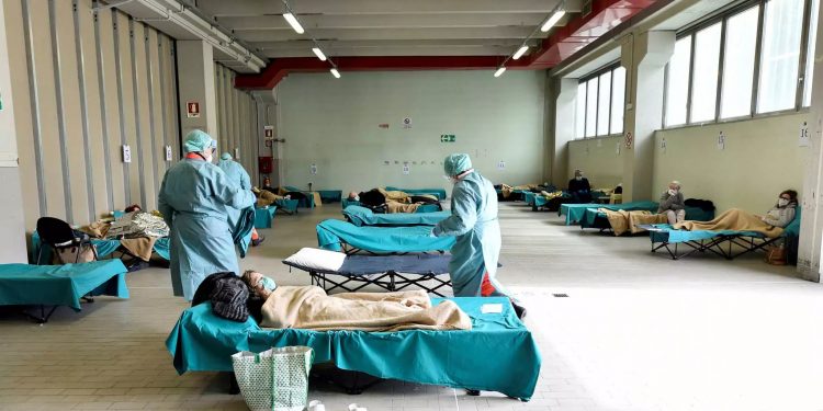 Alldaynews.gr Έλληνας γιατρός στη Ρώμη: Είστε δέκα μέρες πίσω από την Ιταλία, αλλά φοβάμαι τον Ελληνάρα