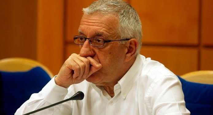 Alldaynews.gr Ο Κακλαμάνης υπερασπίζεται το ΕΣΥ και καρφώνει τα δεξιά παπαγαλάκια!