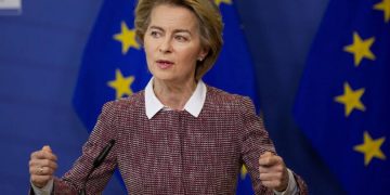 Δικαίωση απο την Κομισιόν: «Η Τουρκία να απομακρύνει ΤΩΡΑ τους μετανάστες από τα Ελληνικά σύνορα»