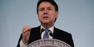 Alldaynews.gr Νέο δραματικό διάγγελμα Κόντε: Κλειστά όλα τα καταστήματα στην Ιταλία – Εκτός από φαρμακεία, σούπερ μάρκετ και βασικά ΜΜΜ (Video)