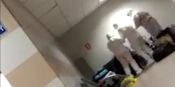Alldaynews.gr Κορωνοϊός: Συναγερμός στο «Ελευθέριος Βενιζέλος» – Επιβάτες λιποθύμησαν σε αίθουσα αναμονής