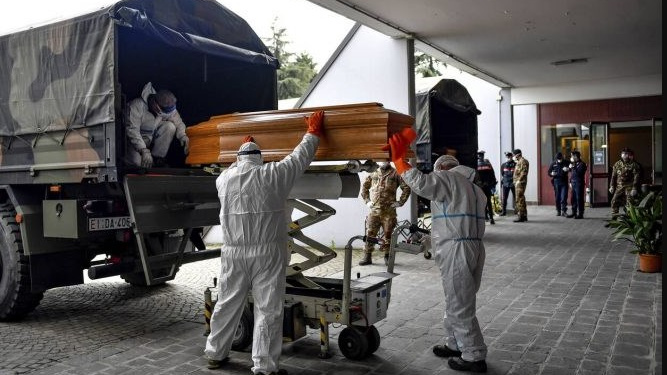 Χώρα Θανάτου η Ιταλία: 919 νεκροί σε ένα 24ωρο – 5.959 νέα κρούσματα