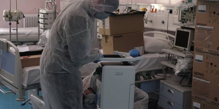 Alldaynews.gr Κορονοϊός: Δυστυχώς! Αυτός είναι ο τρόπος εξάπλωσης που δεν γνωρίζαμε – Μεγάλη προσοχή!