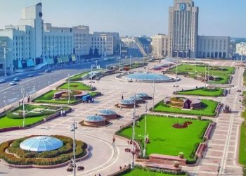 Μαγαζιά ανοιχτά, ματς, σχολεία: Η μοναδική χώρα της Ευρώπης που δεν πήρε ούτε 1 μέτρο για τον κορωνοϊό