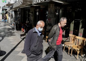 Κορονοϊός: «Πονοκέφαλος» η Καστοριά – Εκδρομές μαθητών και 200 γουναράδων στην Ιταλία (vid)