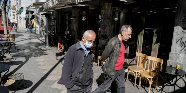 Alldaynews.gr Κορονοϊός: «Πονοκέφαλος» η Καστοριά – Εκδρομές μαθητών και 200 γουναράδων στην Ιταλία (vid)