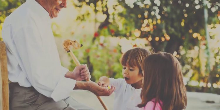 Alldaynews.gr Ένα συγκλονιστικό βίντεο με τις ανατριχιαστικές κουβέντες και τη συγκίνηση του Σωτήρη Τσιόδρα (vid)