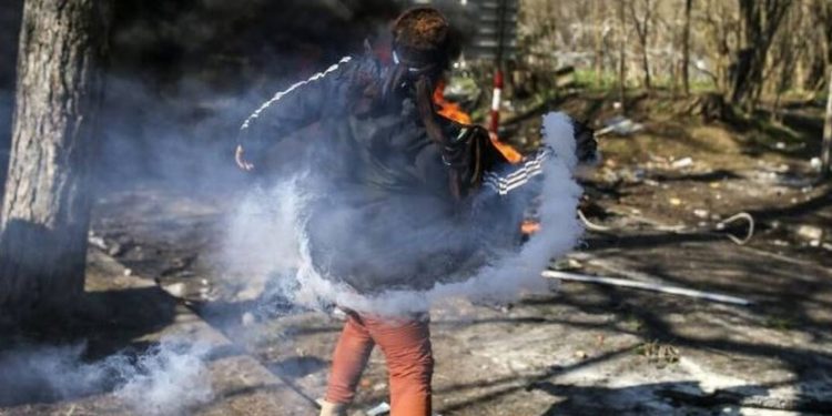 Έβρος: Μετανάστες φωνάζουν «Αλάχ Ακμπάρ» και επιτίθενται σε Έλληνες[video]