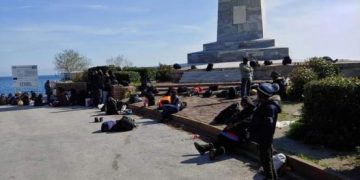 Alldaynews.gr Μυτιλήνη: «Να μη γ@@ιόσν@ σα τη σκύλα να μην ήσουνα γκαστρωμένη μωρή» – Εικόνες ντροπής στο λιμάνι της Θέρμης (Video)