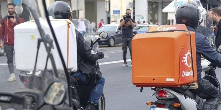 Alldaynews.gr Ντελιβεράδες καταγγέλλουν Απάνθρωπες συνθήκες εργασίας χωρίς προφυλάξεις!