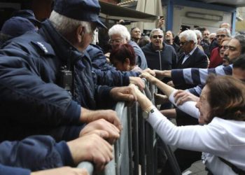 Αρχιεπίσκοπος: Ντροπή σε όσους ήθελαν να σπάσουν τα οδοφράγματα, ζητούσαν φτηνή βενζίνη και καζίνο;
