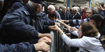 Alldaynews.gr Αρχιεπίσκοπος: Ντροπή σε όσους ήθελαν να σπάσουν τα οδοφράγματα, ζητούσαν φτηνή βενζίνη και καζίνο;